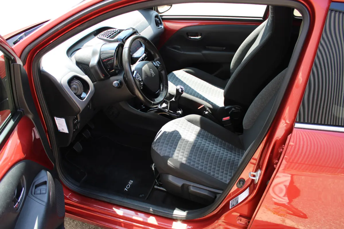 1.0 e-VTi Allure Climate Control | Touch Screen | Lichtmetalen Velgen | Bluetooth