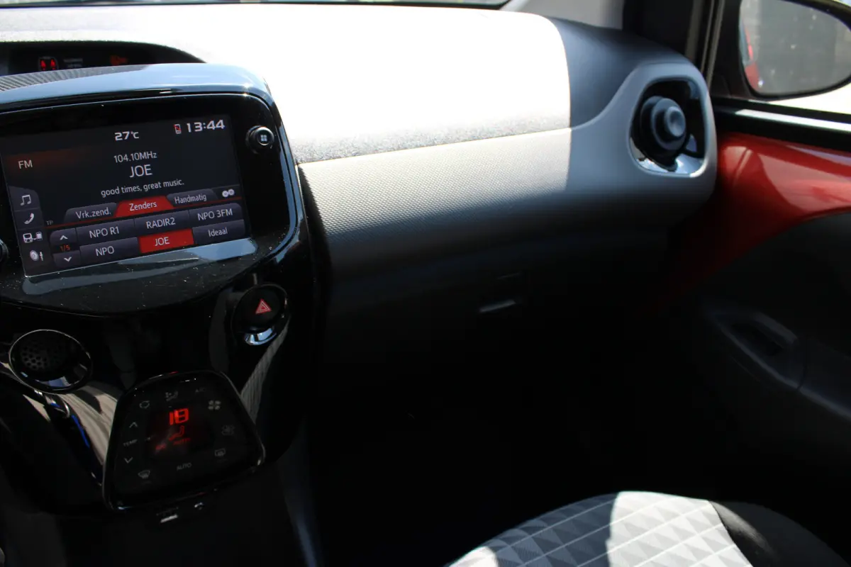 1.0 e-VTi Allure Climate Control | Touch Screen | Lichtmetalen Velgen | Bluetooth