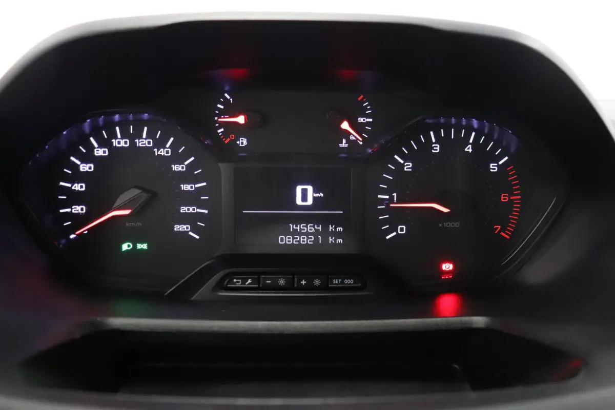 1.6 BlueHDI EURO 6 - Airco - Cruise - PDC - €7.499,- Excl. BTW