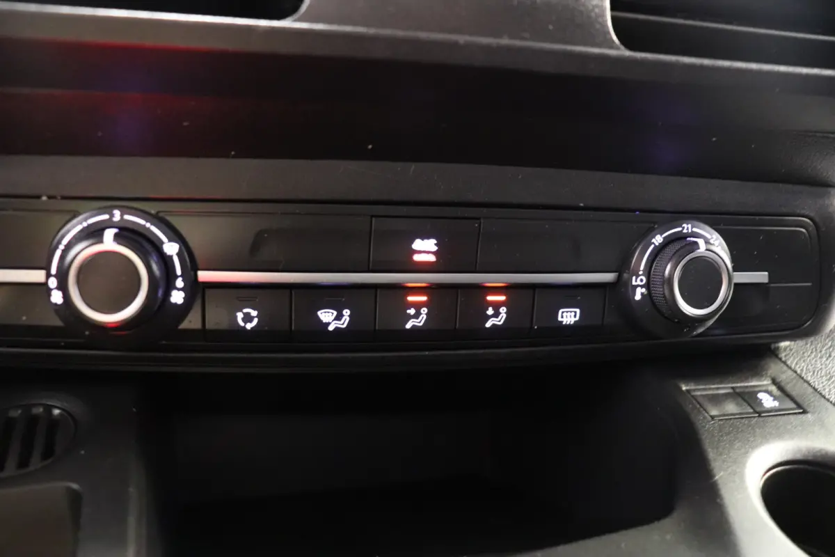 1.6 BlueHDI EURO 6 - Airco - Cruise - PDC - €7.499,- Excl. BTW