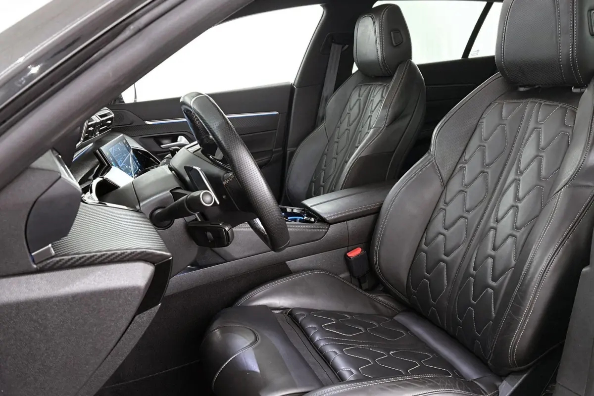 1.6 HYbrid GT Line 225PK Panoramadak Nappa Leder Trekhaak Massage
