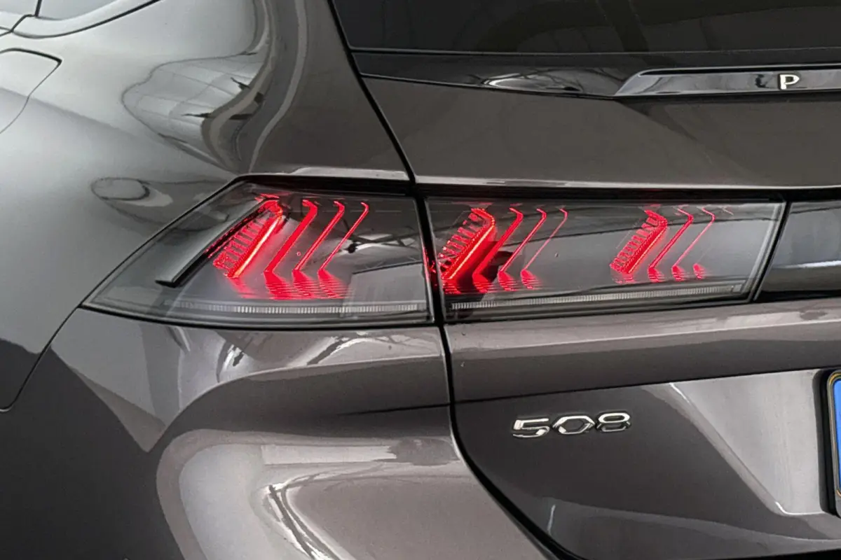1.6 HYbrid GT Line 225PK Panoramadak Nappa Leder Trekhaak Massage