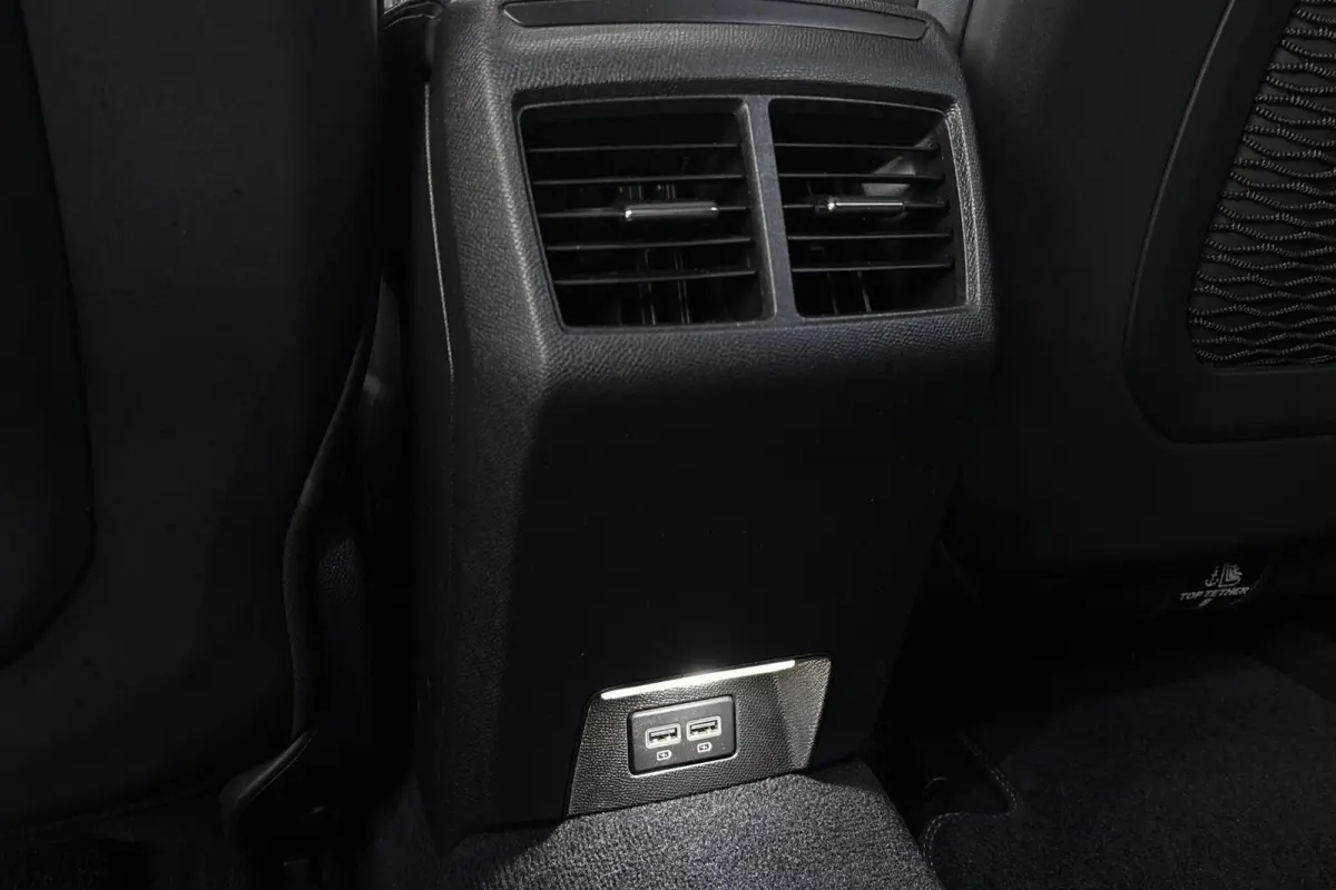 1.6 HYbrid GT Line 225PK Panoramadak Nappa Leder Trekhaak Massage