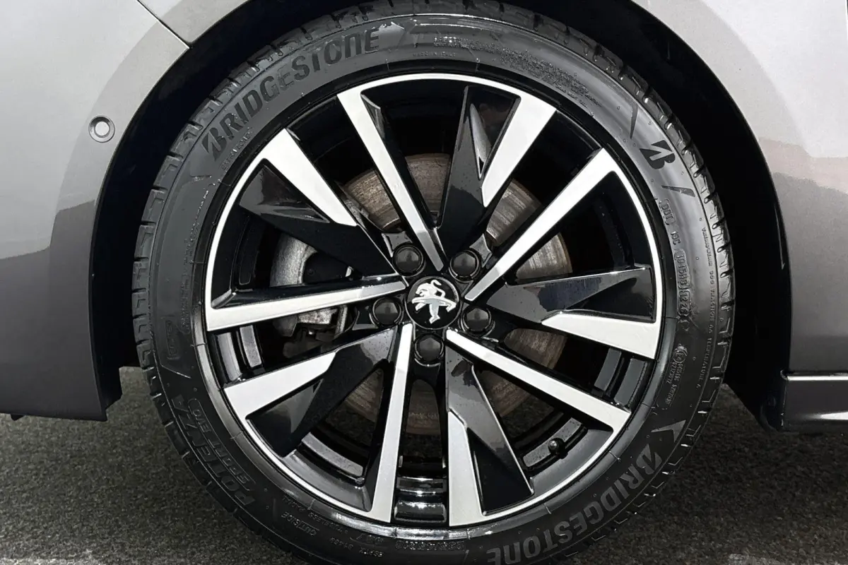 1.6 HYbrid GT Line 225PK Panoramadak Nappa Leder Trekhaak Massage