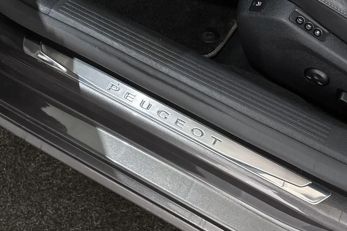 1.6 HYbrid GT Line 225PK Panoramadak Nappa Leder Trekhaak Massage