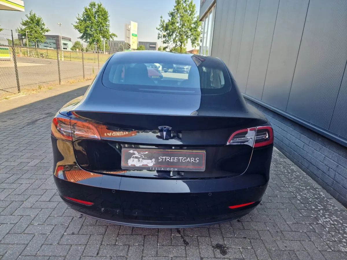 Standard RWD Plus 60 kWh /1e eig /Incl BTW.