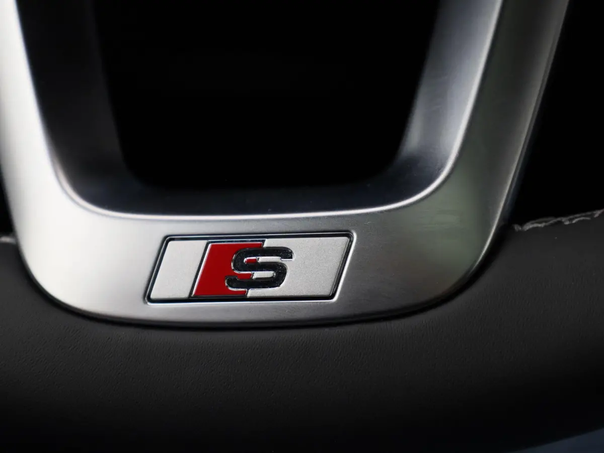 60 TFSI e quattro Pro Line S Competition 490 PK | Adaptive cruise control | Glazen panoramadak | Dodehoekdetectie | Luchtvering | Vierwielbesturing | Head-up display | Stoelventilatie voorin