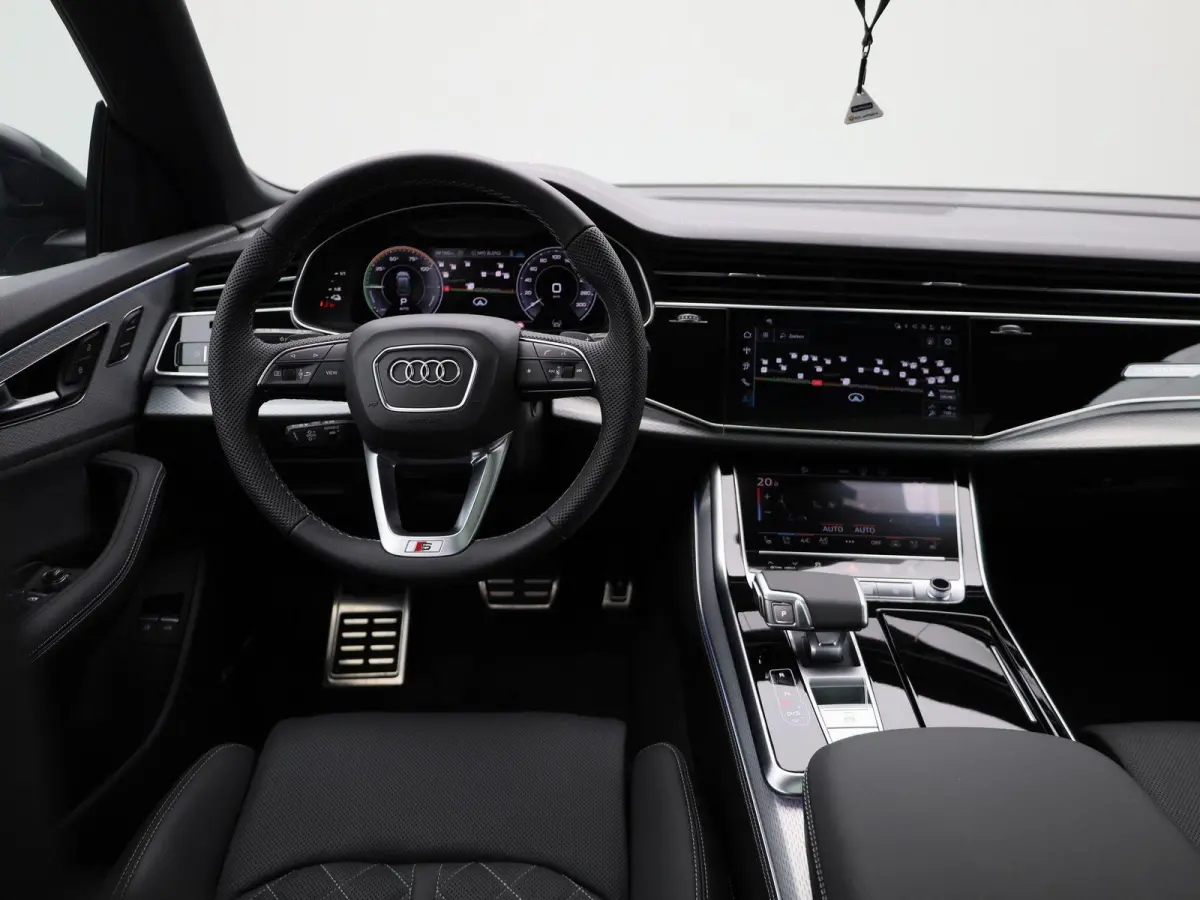 60 TFSI e quattro Pro Line S Competition 490 PK | Adaptive cruise control | Glazen panoramadak | Dodehoekdetectie | Luchtvering | Vierwielbesturing | Head-up display | Stoelventilatie voorin