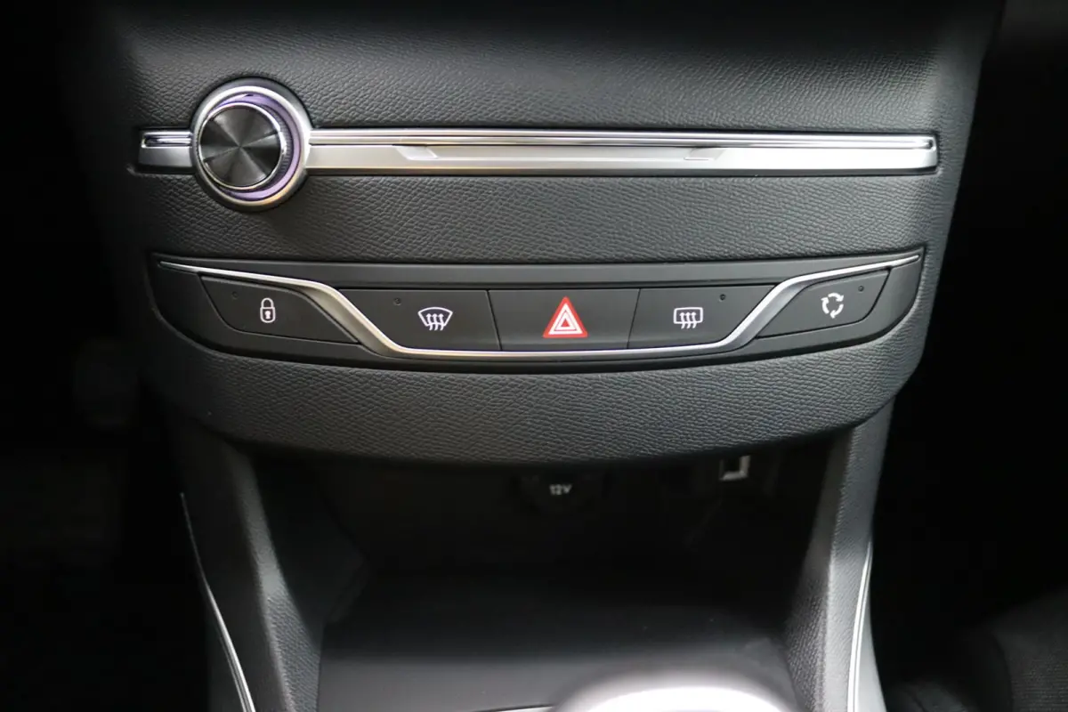 1.2 Premium*NAVI*ACC*HAAK*CAM*ECC*KEYLESS*CARPLAY*