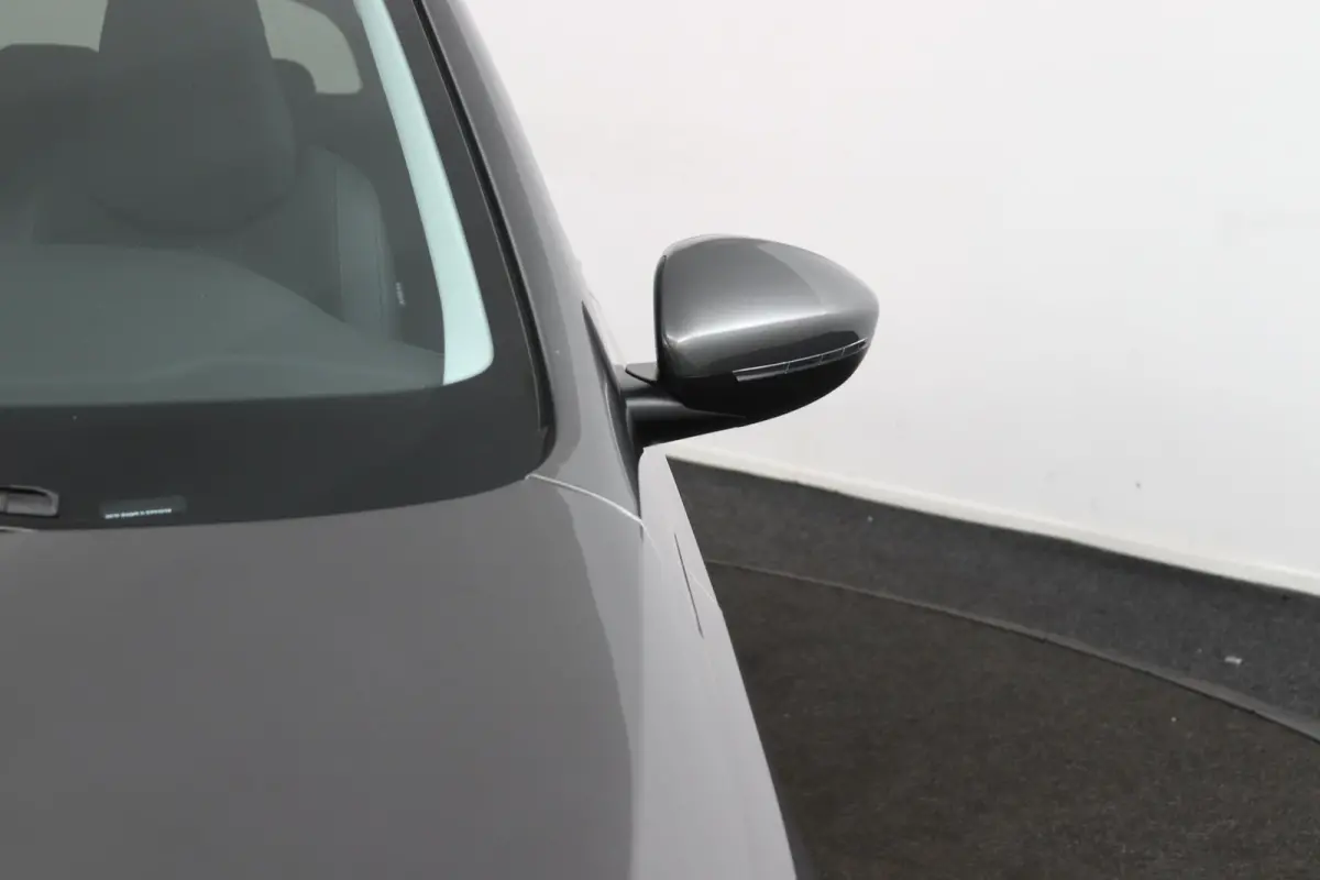 1.2 Premium*NAVI*ACC*HAAK*CAM*ECC*KEYLESS*CARPLAY*