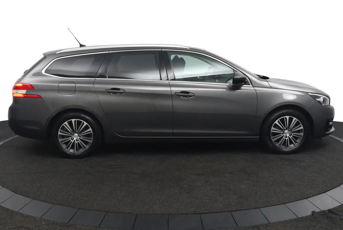 1.2 Premium*NAVI*ACC*HAAK*CAM*ECC*KEYLESS*CARPLAY*