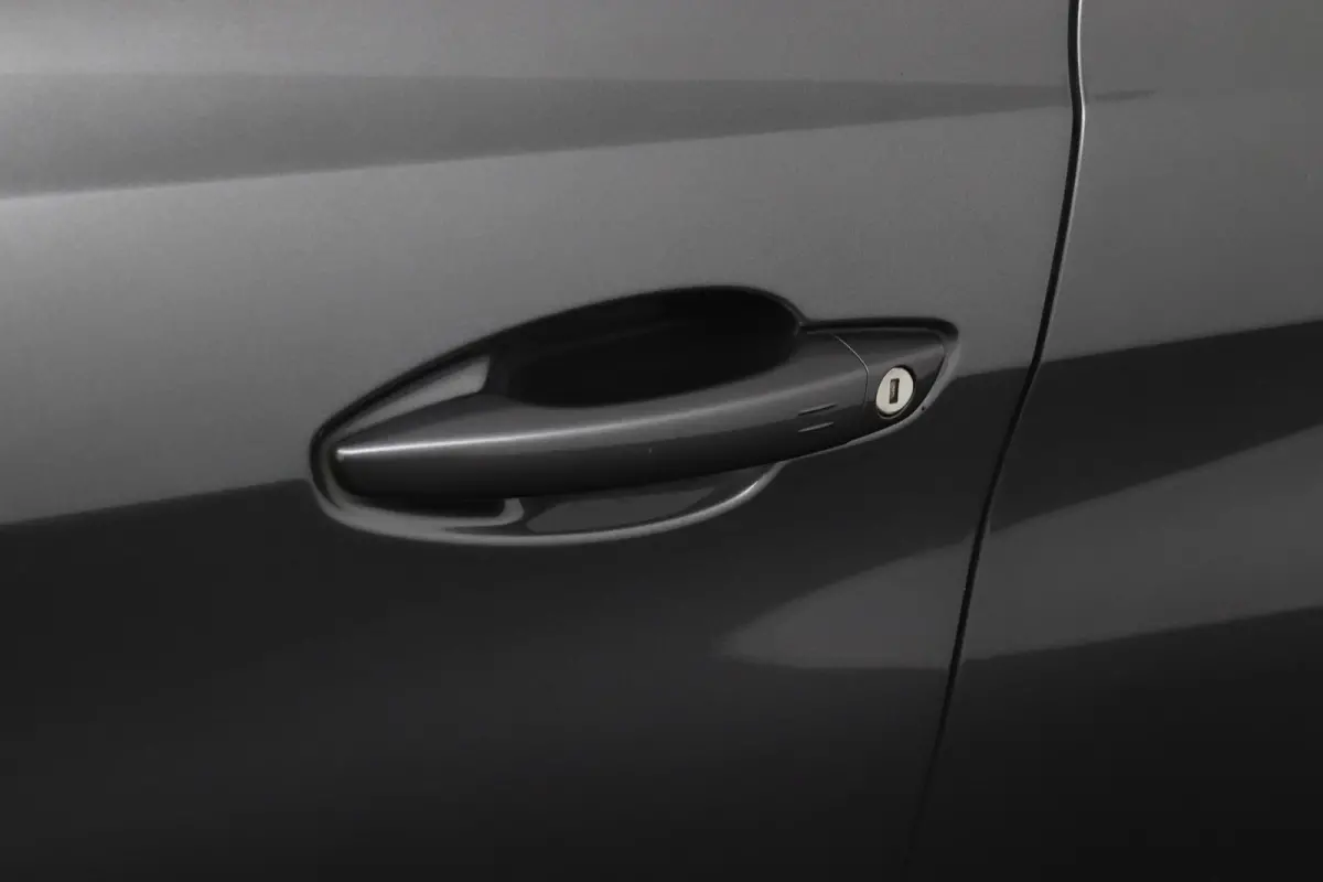 1.2 Premium*NAVI*ACC*HAAK*CAM*ECC*KEYLESS*CARPLAY*