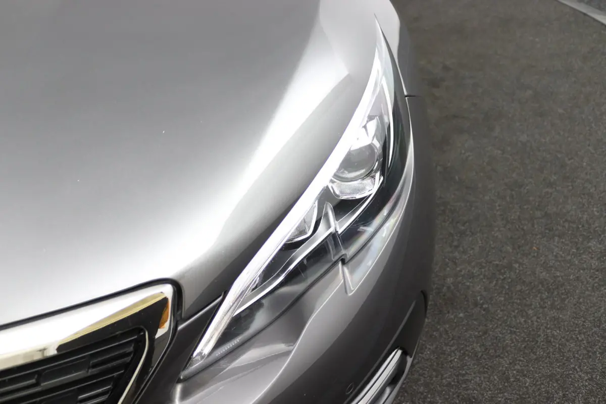 1.2 Premium*NAVI*ACC*HAAK*CAM*ECC*KEYLESS*CARPLAY*