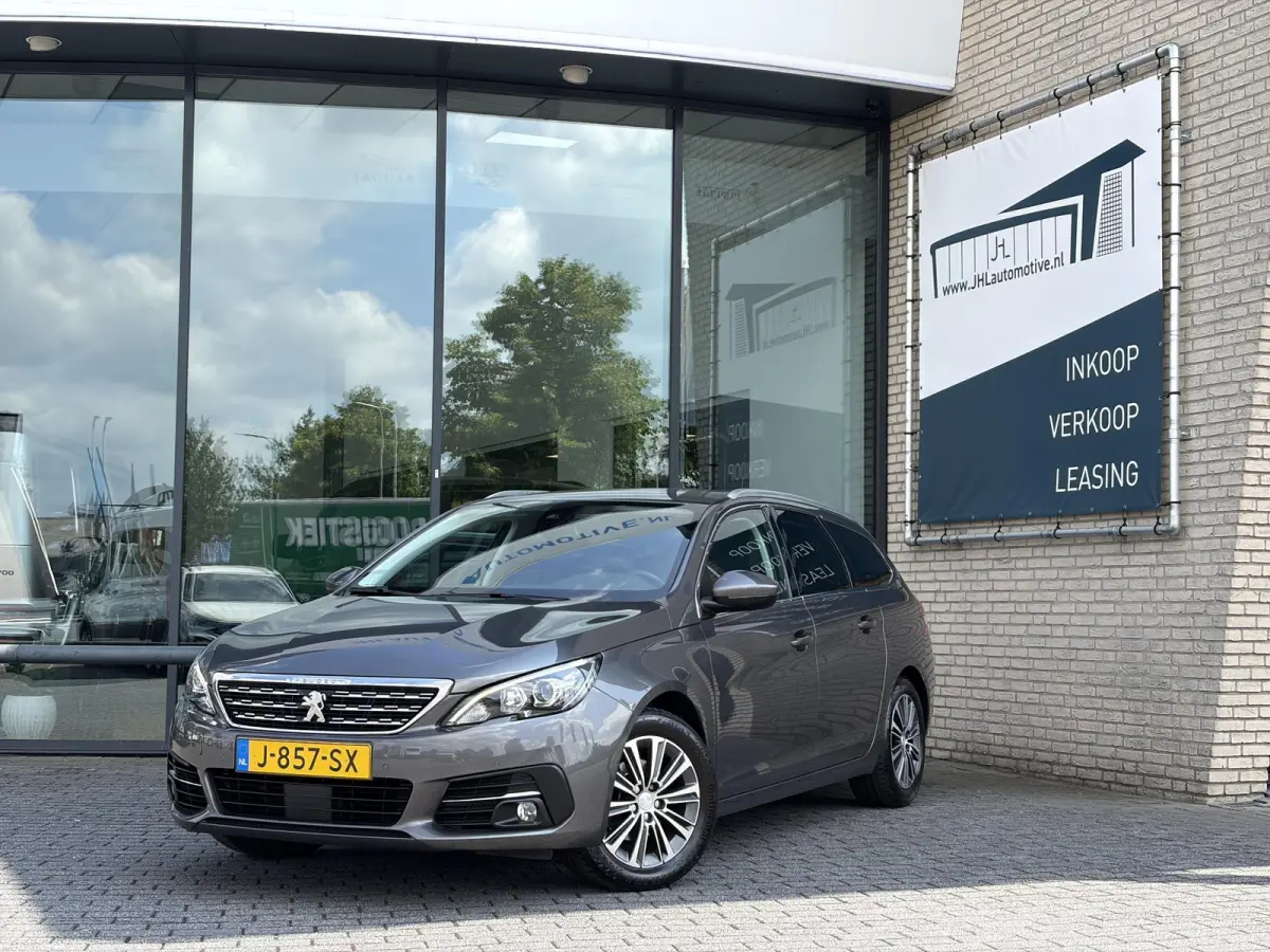 1.2 Premium*NAVI*ACC*HAAK*CAM*ECC*KEYLESS*CARPLAY*