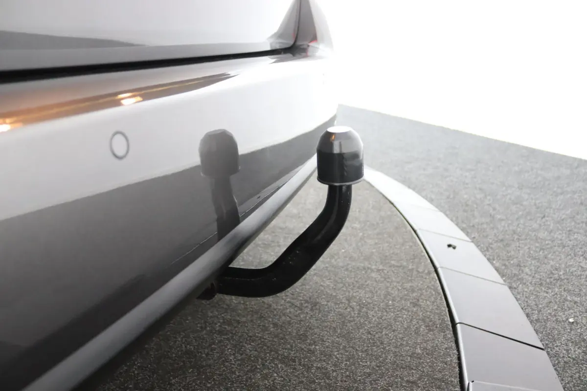 1.2 Premium*NAVI*ACC*HAAK*CAM*ECC*KEYLESS*CARPLAY*