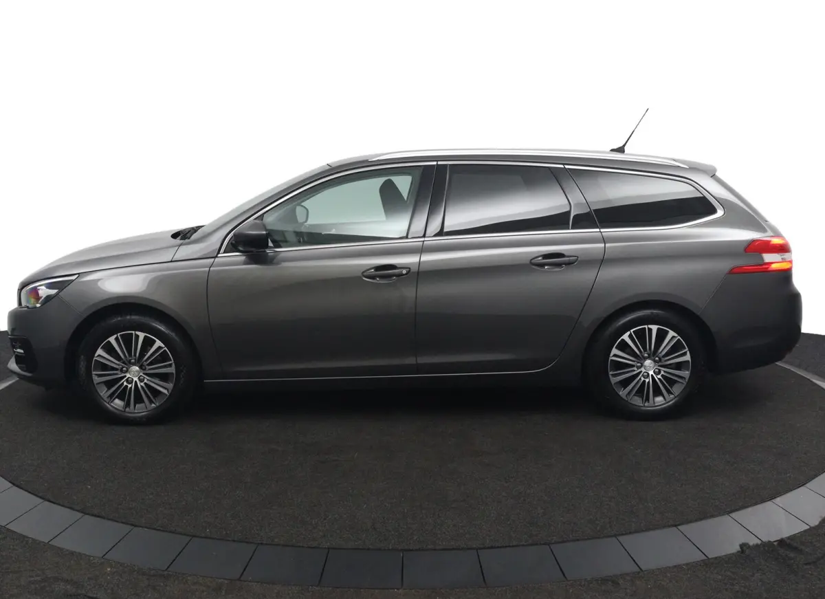 1.2 Premium*NAVI*ACC*HAAK*CAM*ECC*KEYLESS*CARPLAY*