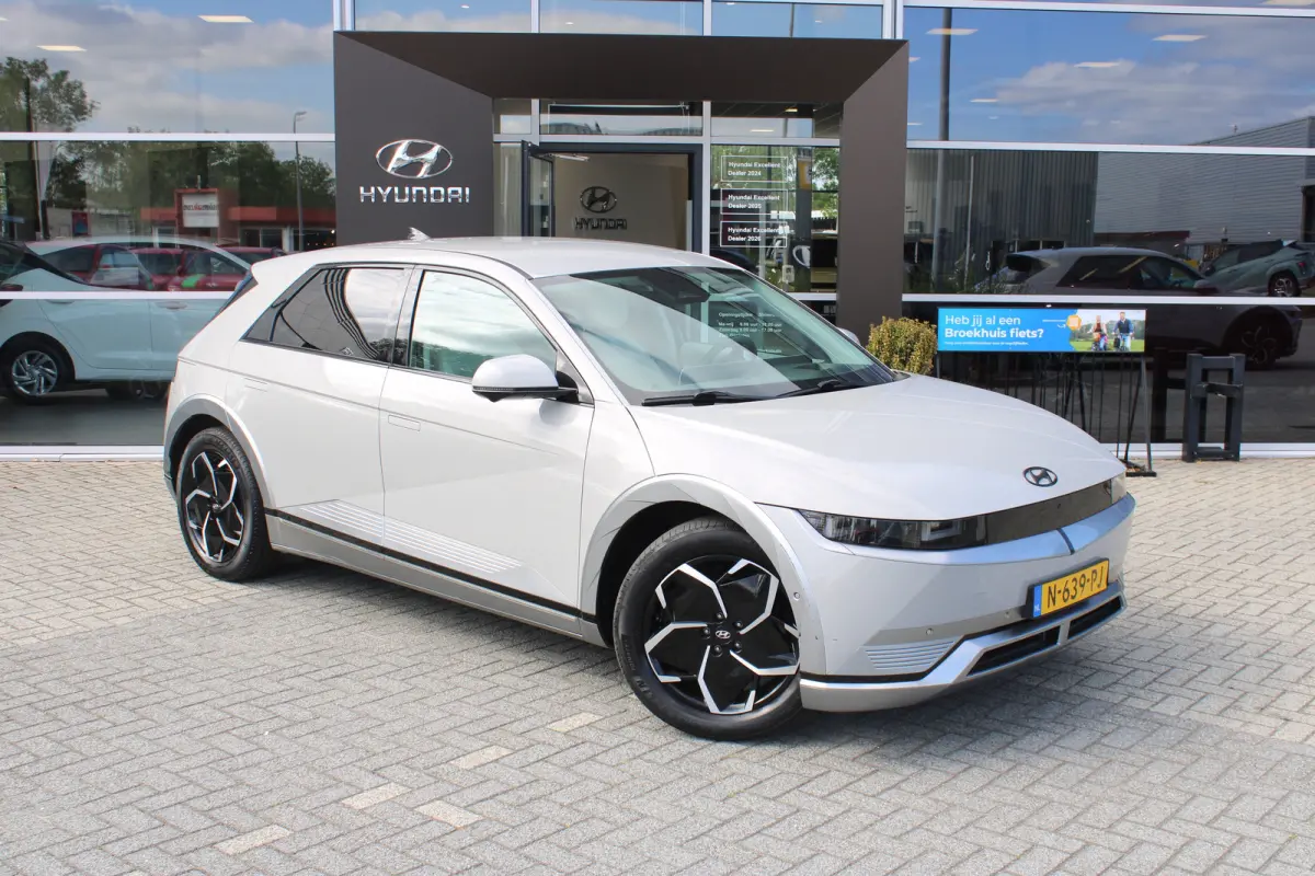 Lounge 73kWh | Achterbank in delen neerklapbaar | Achterstoelen elektrisch verstelbaar | Achterstoelen verwarmd