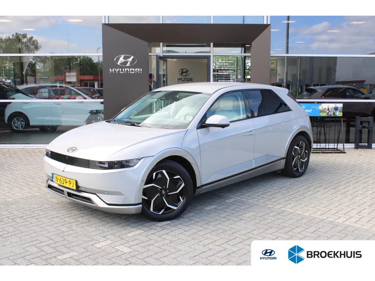 Lounge 73kWh | Achterbank in delen neerklapbaar | Achterstoelen elektrisch verstelbaar | Achterstoelen verwarmd