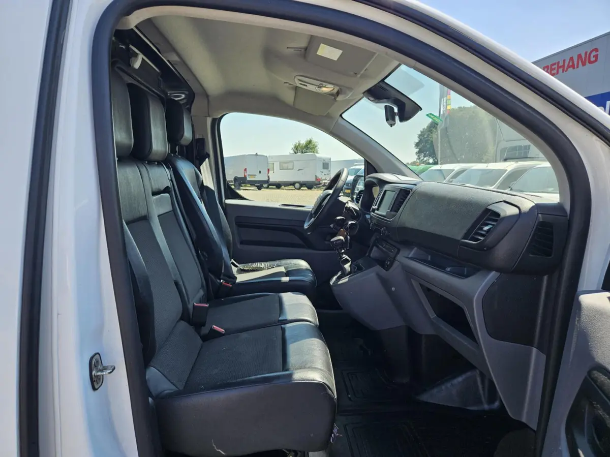 2.0 D-4D Airco Carplay Cruise 144pk