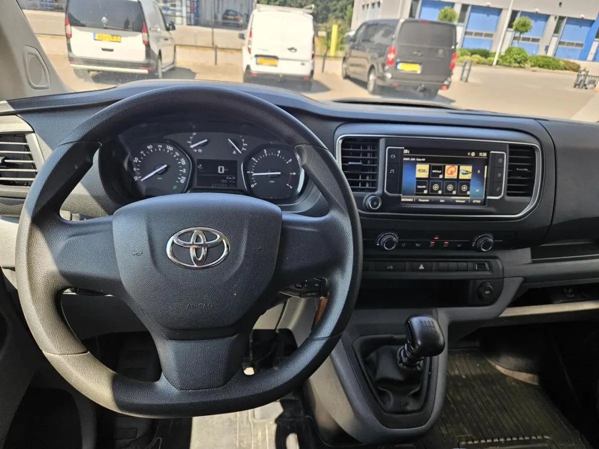 2.0 D-4D Airco Carplay Cruise 144pk