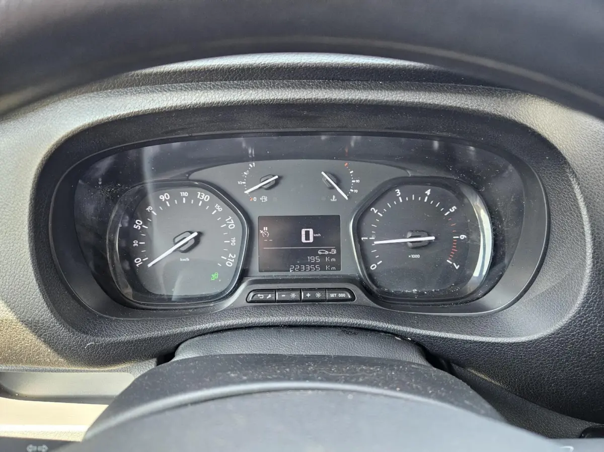 2.0 D-4D Airco Carplay Cruise 144pk