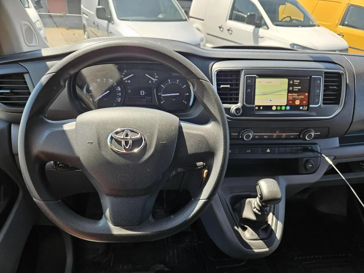 2.0 D-4D Airco Carplay Cruise 144pk