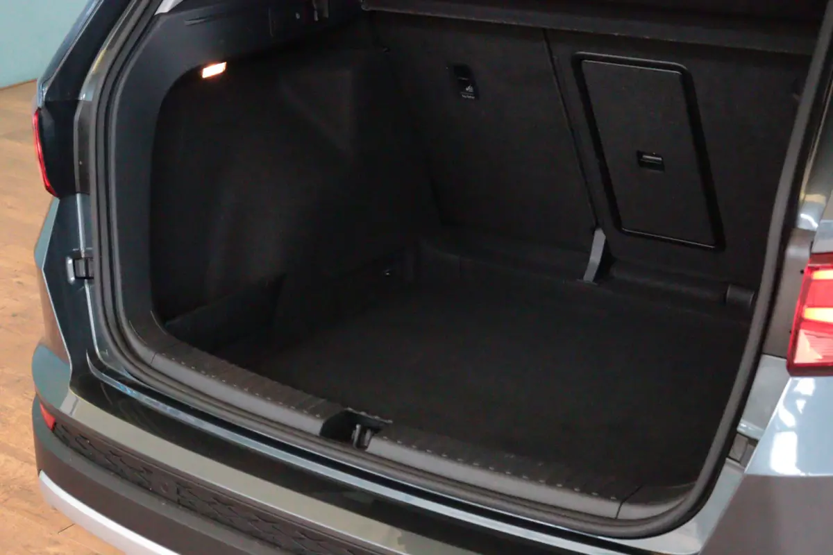 1.0 EcoTSI Style Business Intense | NAVI | CLIMA | CAMERA + PDC | CRUISE | TREKHAAK |