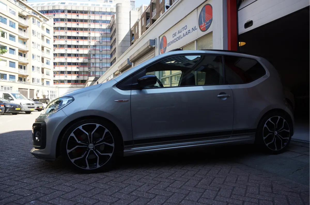 Up! 1.0 TSI GTI | Pano-dak | ca € 3.000,- upgrades | Sfeerverlichting | High Performance Audio |
