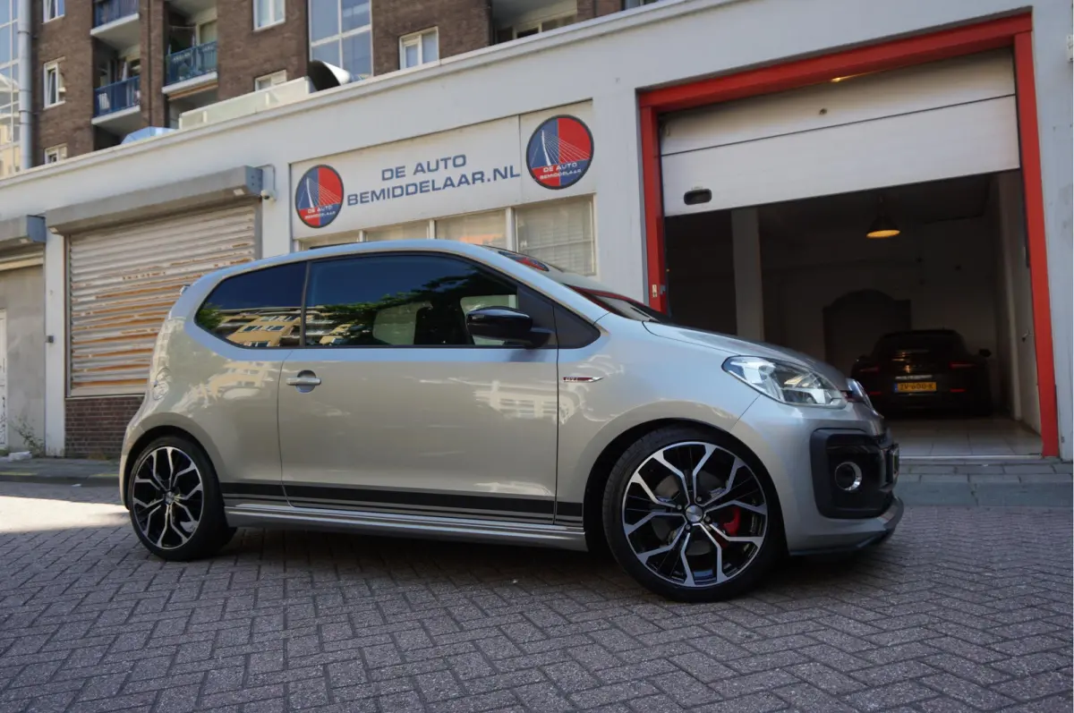 Up! 1.0 TSI GTI | Pano-dak | ca € 3.000,- upgrades | Sfeerverlichting | High Performance Audio |