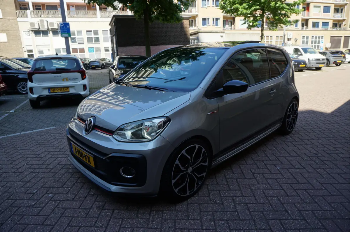 Up! 1.0 TSI GTI | Pano-dak | ca € 3.000,- upgrades | Sfeerverlichting | High Performance Audio |