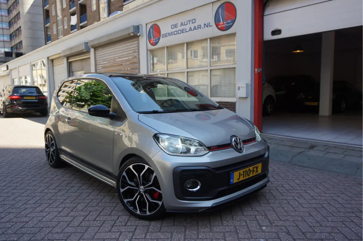 Up! 1.0 TSI GTI | Pano-dak | ca € 3.000,- upgrades | Sfeerverlichting | High Performance Audio |