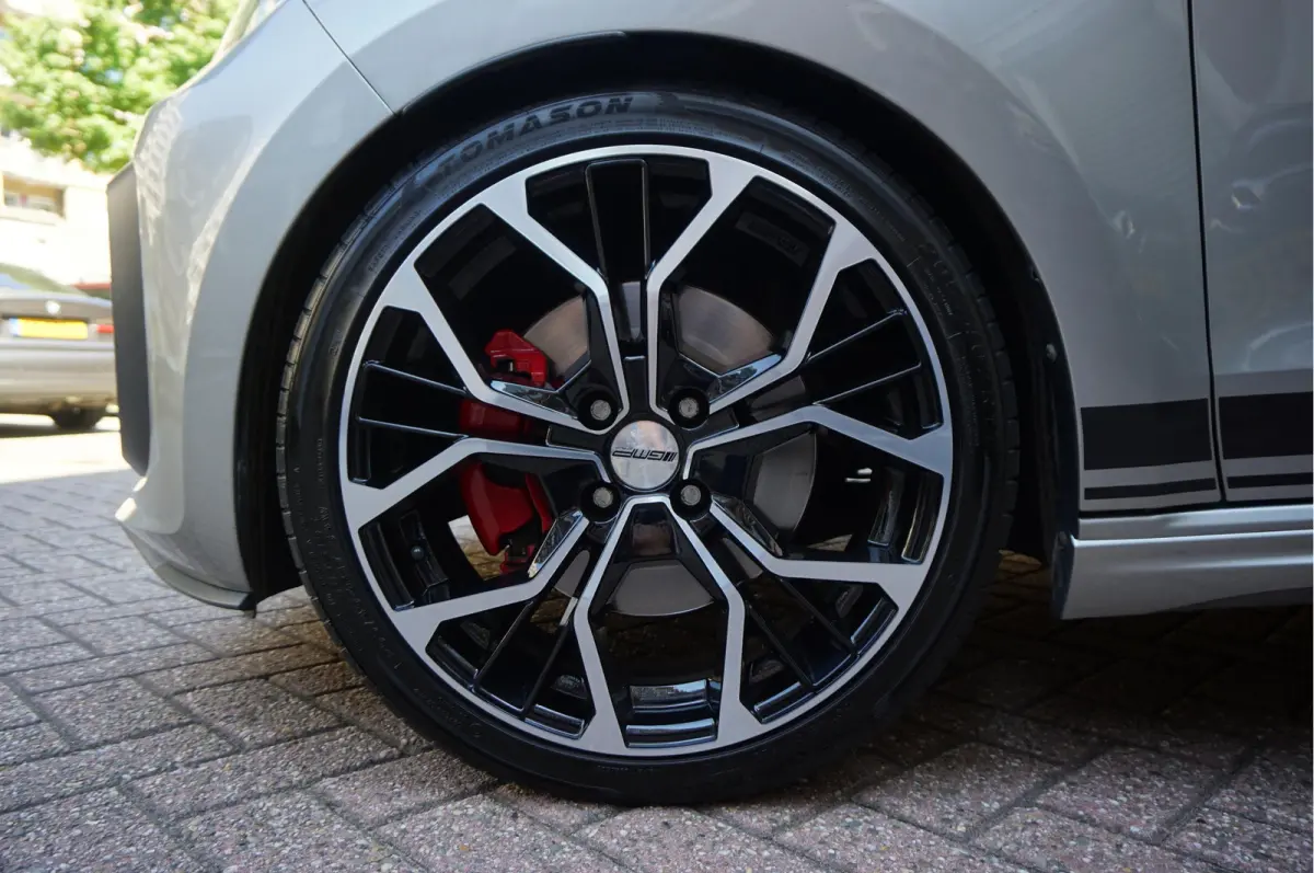 Up! 1.0 TSI GTI | Pano-dak | ca € 3.000,- upgrades | Sfeerverlichting | High Performance Audio |