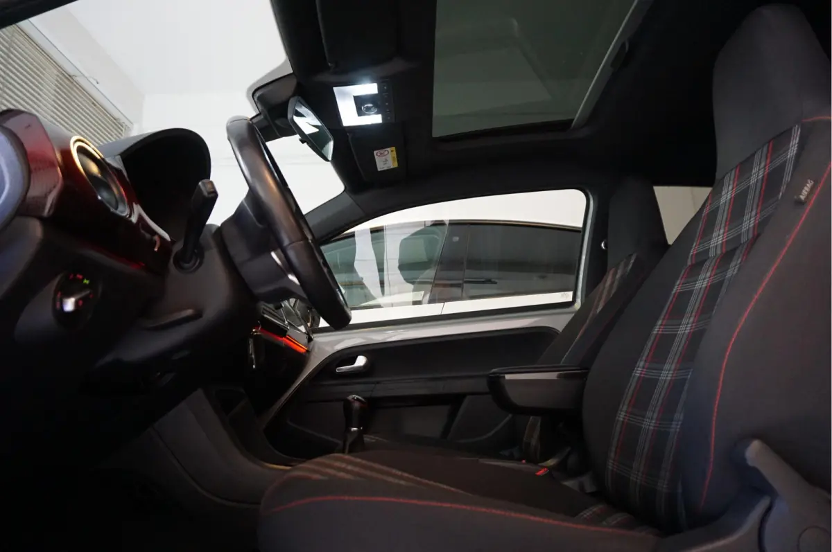 Up! 1.0 TSI GTI | Pano-dak | ca € 3.000,- upgrades | Sfeerverlichting | High Performance Audio |