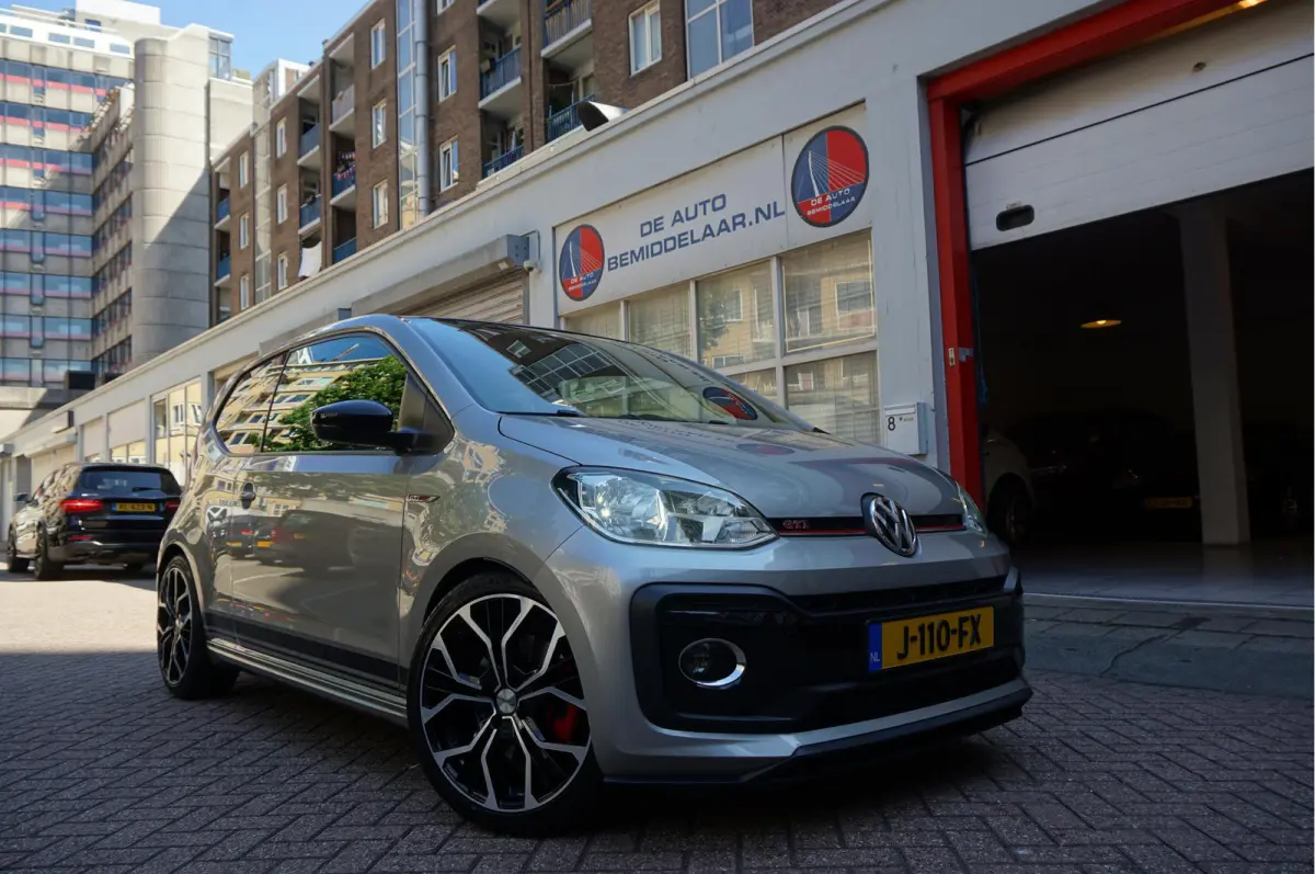 Up! 1.0 TSI GTI | Pano-dak | ca € 3.000,- upgrades | Sfeerverlichting | High Performance Audio |