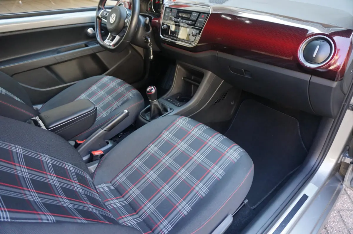 Up! 1.0 TSI GTI | Pano-dak | ca € 3.000,- upgrades | Sfeerverlichting | High Performance Audio |