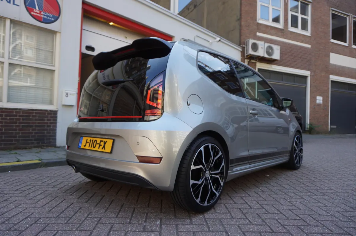 Up! 1.0 TSI GTI | Pano-dak | ca € 3.000,- upgrades | Sfeerverlichting | High Performance Audio |