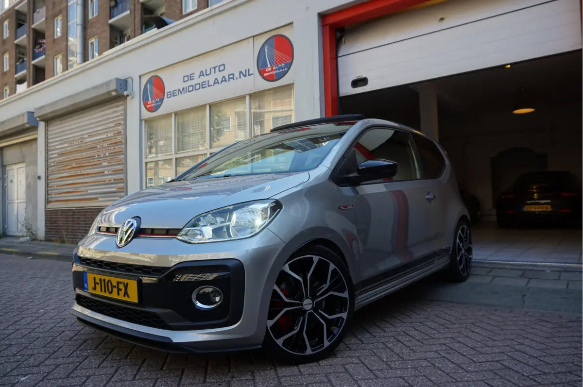 Up! 1.0 TSI GTI | Pano-dak | ca € 3.000,- upgrades | Sfeerverlichting | High Performance Audio |