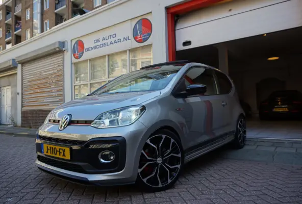 Up! 1.0 TSI GTI | Pano-dak | ca € 3.000,- upgrades | Sfeerverlichting | High Performance Audio |
