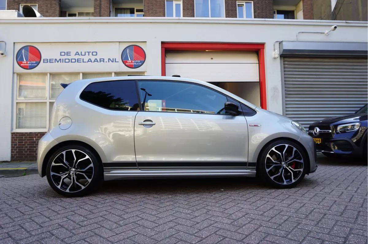 Up! 1.0 TSI GTI | Pano-dak | ca € 3.000,- upgrades | Sfeerverlichting | High Performance Audio |