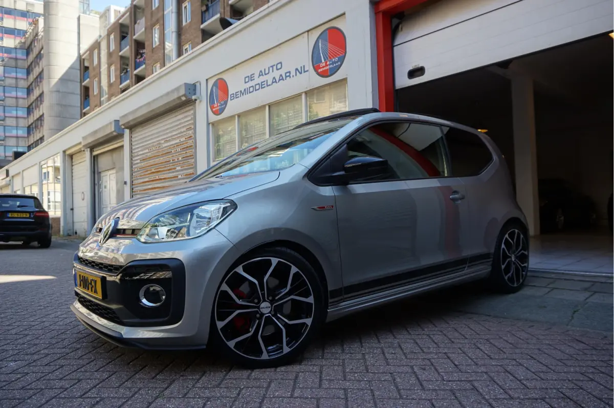 Up! 1.0 TSI GTI | Pano-dak | ca € 3.000,- upgrades | Sfeerverlichting | High Performance Audio |