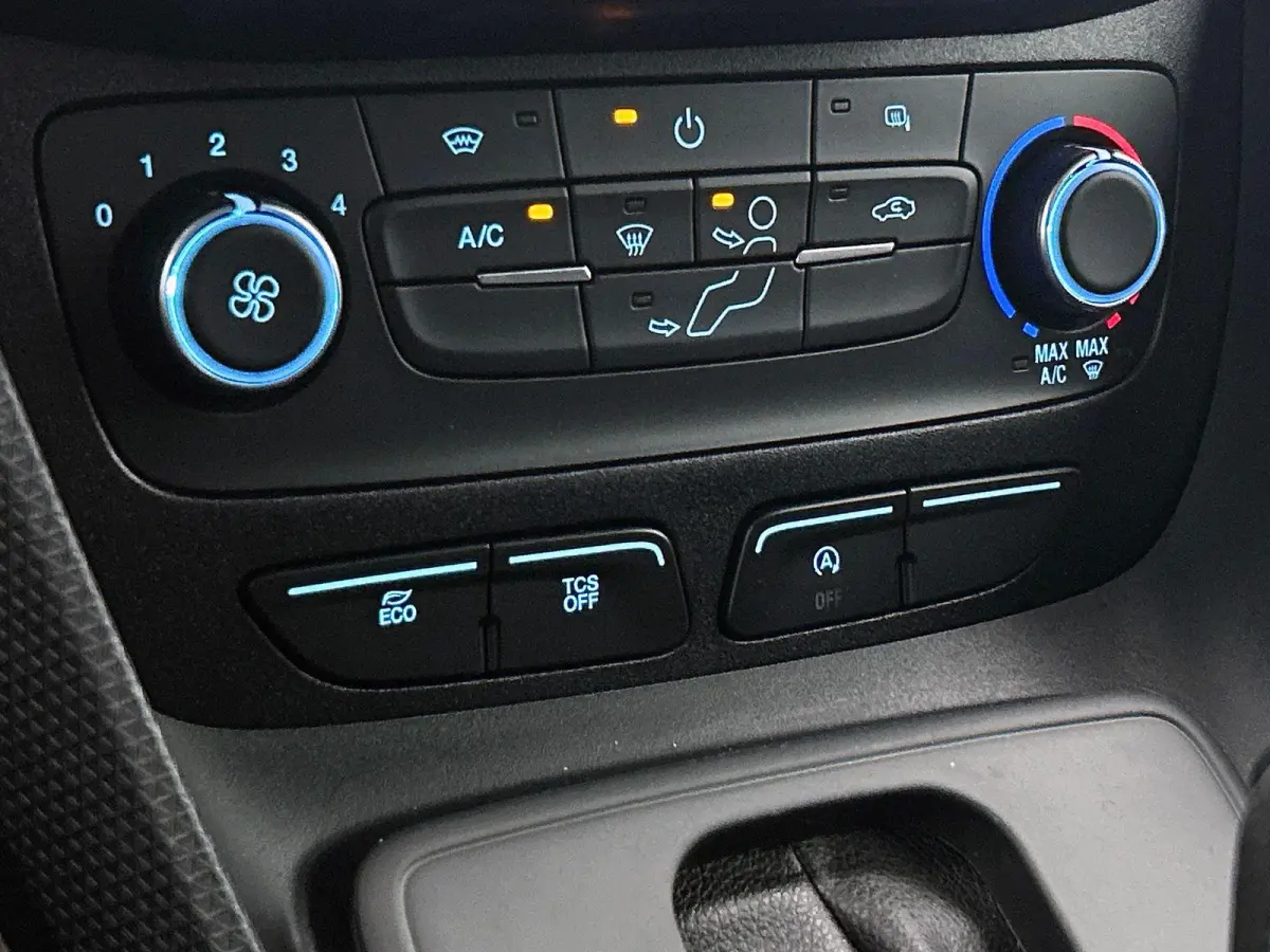 Automaat 100pk L1 Trend BPM VRIJ! Airco Navi Cruise 3Zits Camera DAB+