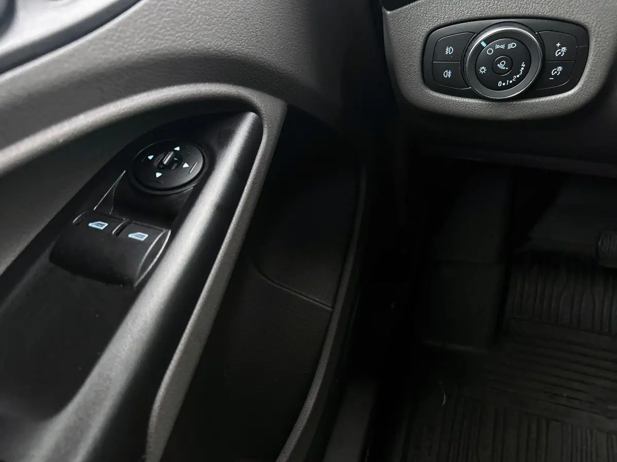 Automaat 100pk L1 Trend BPM VRIJ! Airco Navi Cruise 3Zits Camera DAB+