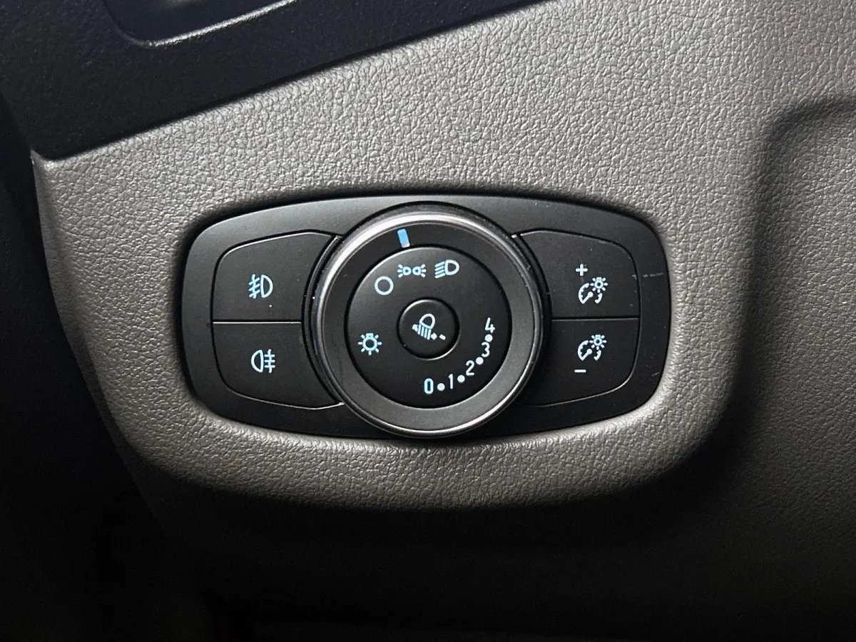 Automaat 100pk L1 Trend BPM VRIJ! Airco Navi Cruise 3Zits Camera DAB+