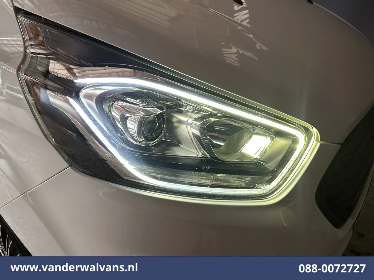 2.0 TDCI L2H1 Euro6 Airco | Camera | Navigatie | Apple Carplay | Cruisecontrol | LED Android Auto, Stoelverwarming, Verwarmde voorruit, Parkeersensoren, Bijrijdersbank, 2800kg trekvermogen