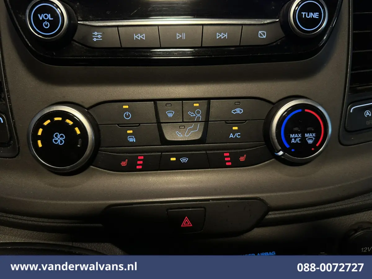 2.0 TDCI L2H1 Euro6 Airco | Camera | Navigatie | Apple Carplay | Cruisecontrol | LED Android Auto, Stoelverwarming, Verwarmde voorruit, Parkeersensoren, Bijrijdersbank, 2800kg trekvermogen