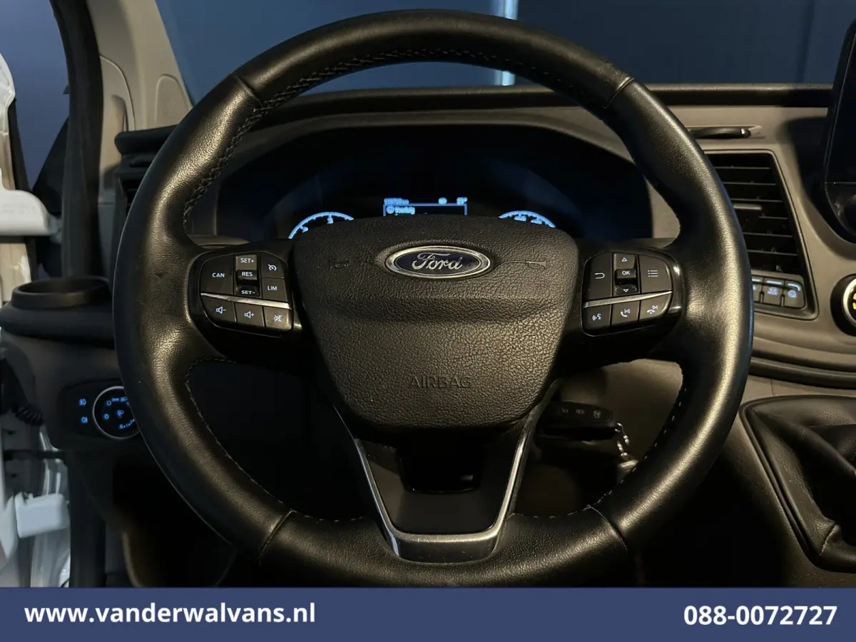 2.0 TDCI L2H1 Euro6 Airco | Camera | Navigatie | Apple Carplay | Cruisecontrol | LED Android Auto, Stoelverwarming, Verwarmde voorruit, Parkeersensoren, Bijrijdersbank, 2800kg trekvermogen