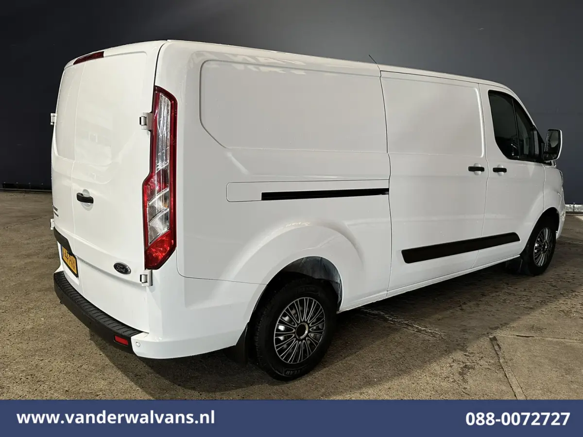 2.0 TDCI L2H1 Euro6 Airco | Camera | Navigatie | Apple Carplay | Cruisecontrol | LED Android Auto, Stoelverwarming, Verwarmde voorruit, Parkeersensoren, Bijrijdersbank, 2800kg trekvermogen