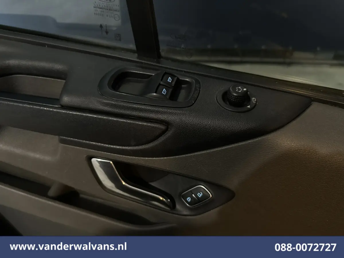 2.0 TDCI L2H1 Euro6 Airco | Camera | Navigatie | Apple Carplay | Cruisecontrol | LED Android Auto, Stoelverwarming, Verwarmde voorruit, Parkeersensoren, Bijrijdersbank, 2800kg trekvermogen