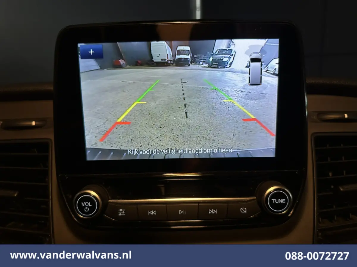 2.0 TDCI L2H1 Euro6 Airco | Camera | Navigatie | Apple Carplay | Cruisecontrol | LED Android Auto, Stoelverwarming, Verwarmde voorruit, Parkeersensoren, Bijrijdersbank, 2800kg trekvermogen