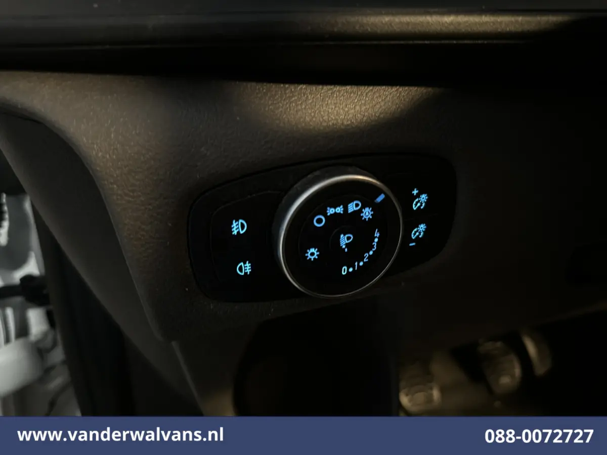 2.0 TDCI L2H1 Euro6 Airco | Camera | Navigatie | Apple Carplay | Cruisecontrol | LED Android Auto, Stoelverwarming, Verwarmde voorruit, Parkeersensoren, Bijrijdersbank, 2800kg trekvermogen